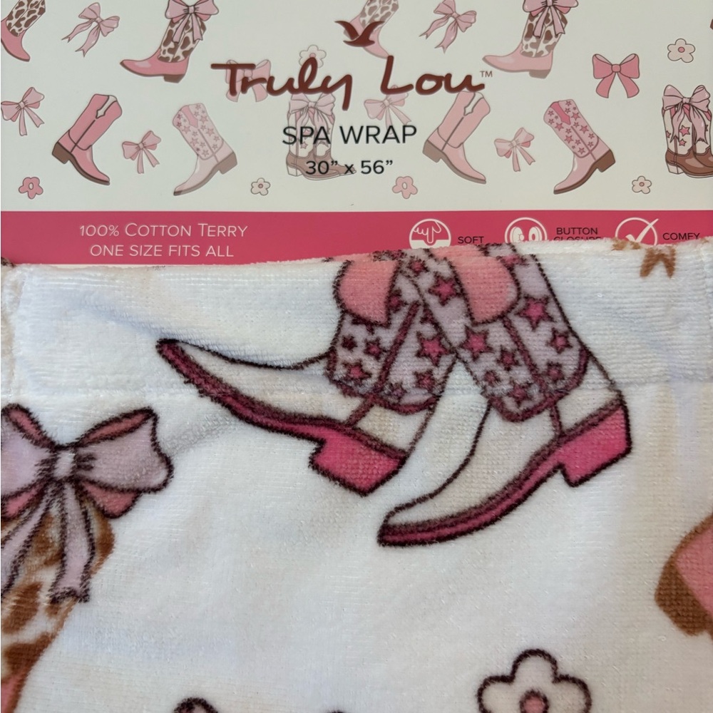 Truly Lou NWT Pink Cowgirls Boots Spa Wrap, 30”x56”, 2 snaps button- closure - Picture 2 of 7